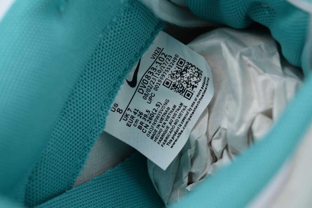 Nike Dunk Low Mint Heart DV0833-102