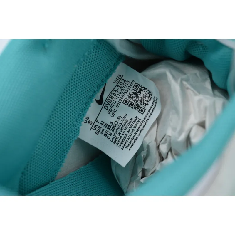 Nike Dunk Low Mint Heart DV0833-102