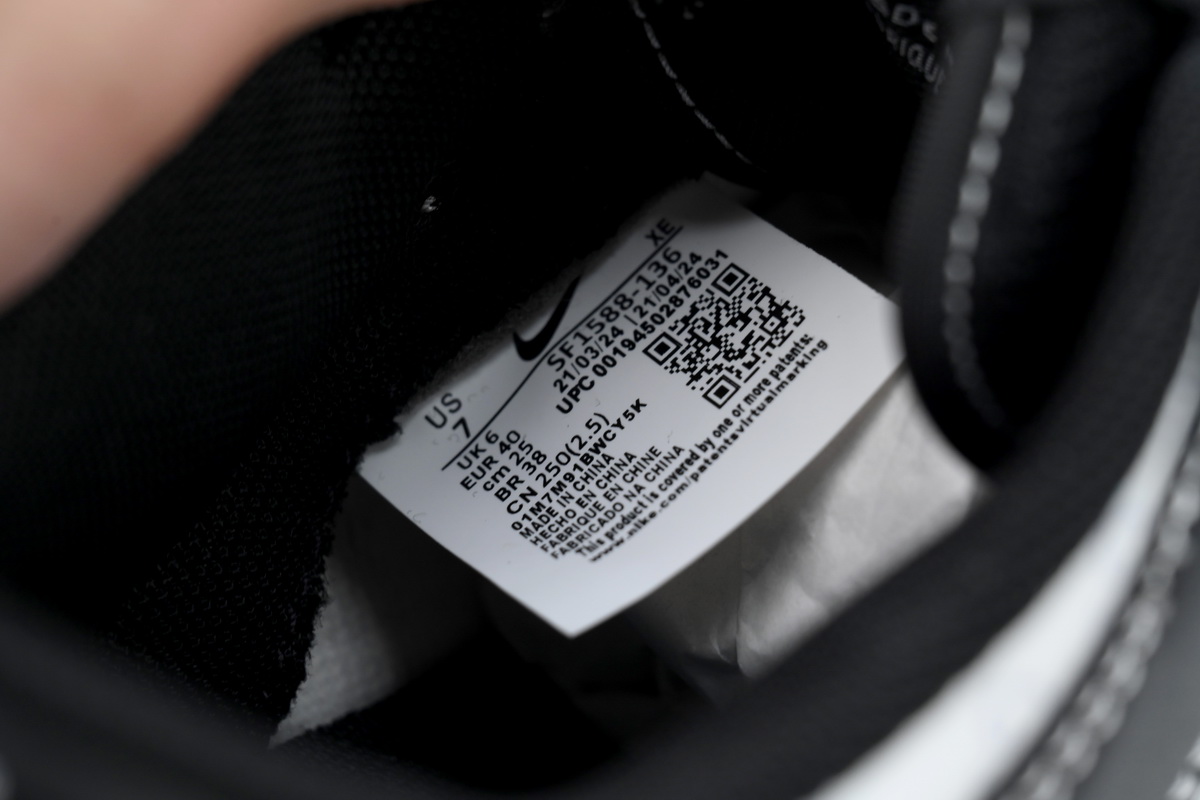 Nike Dunk Low White Black SF1588-136