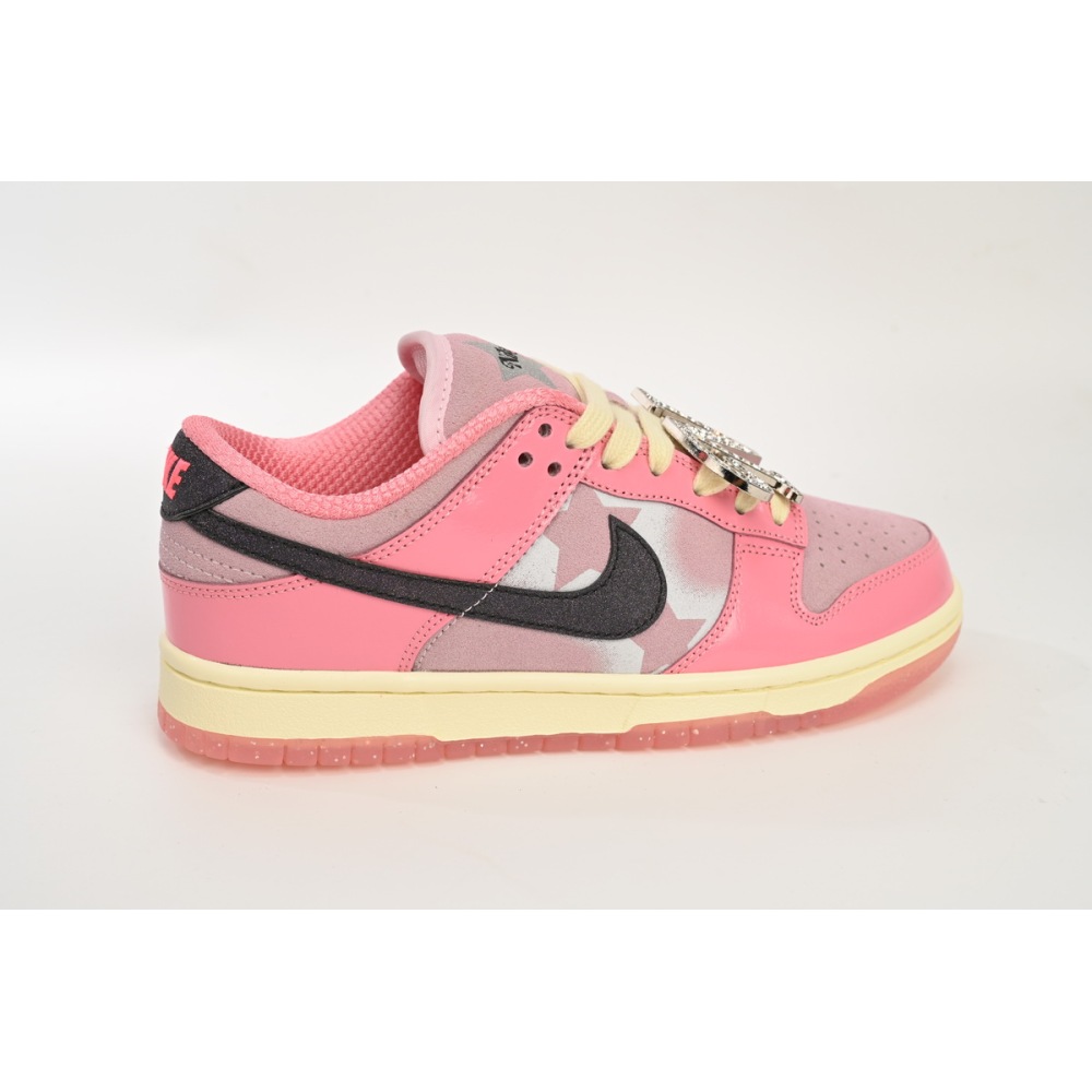 Nike SB Dunk Low LX Barbie Pink FN8927-621