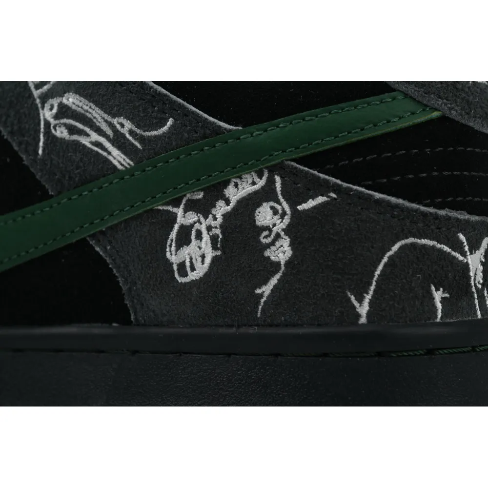 Nike SB Dunk Low Skateboards x Dunk Ultra Humanized HF7743-001