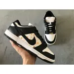 Nike SB Dunk Low Supreme x Nike Black Stars DH3228-102