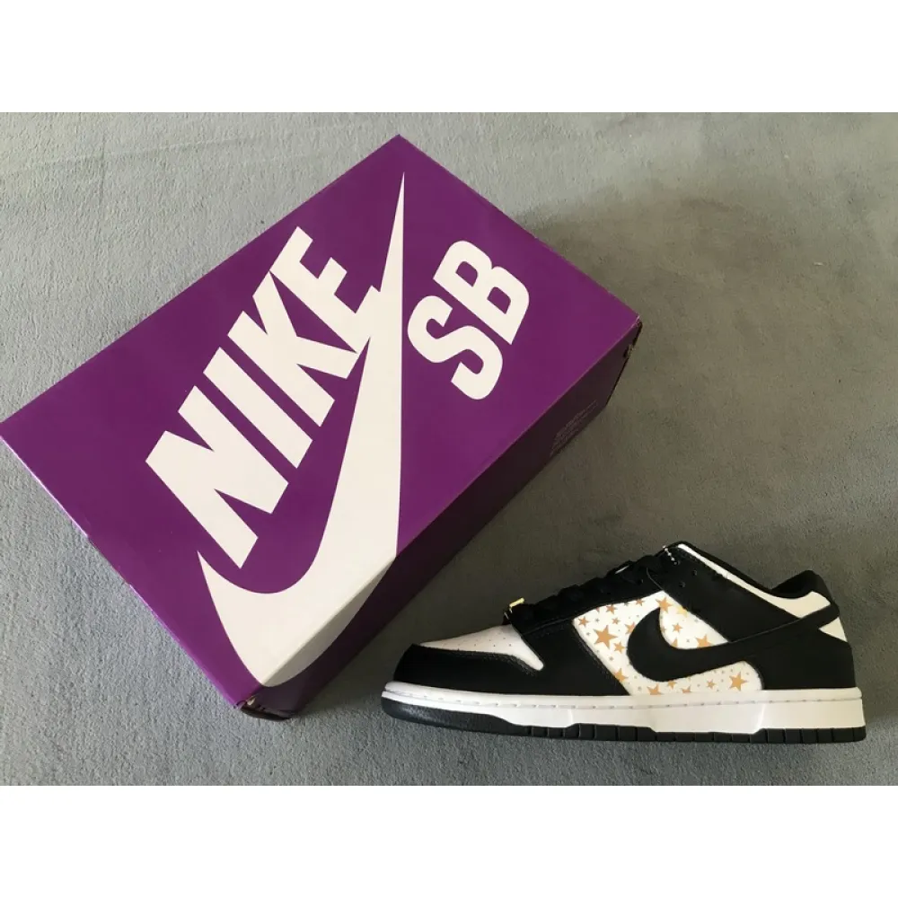 Nike SB Dunk Low Supreme x Nike Black Stars DH3228-102