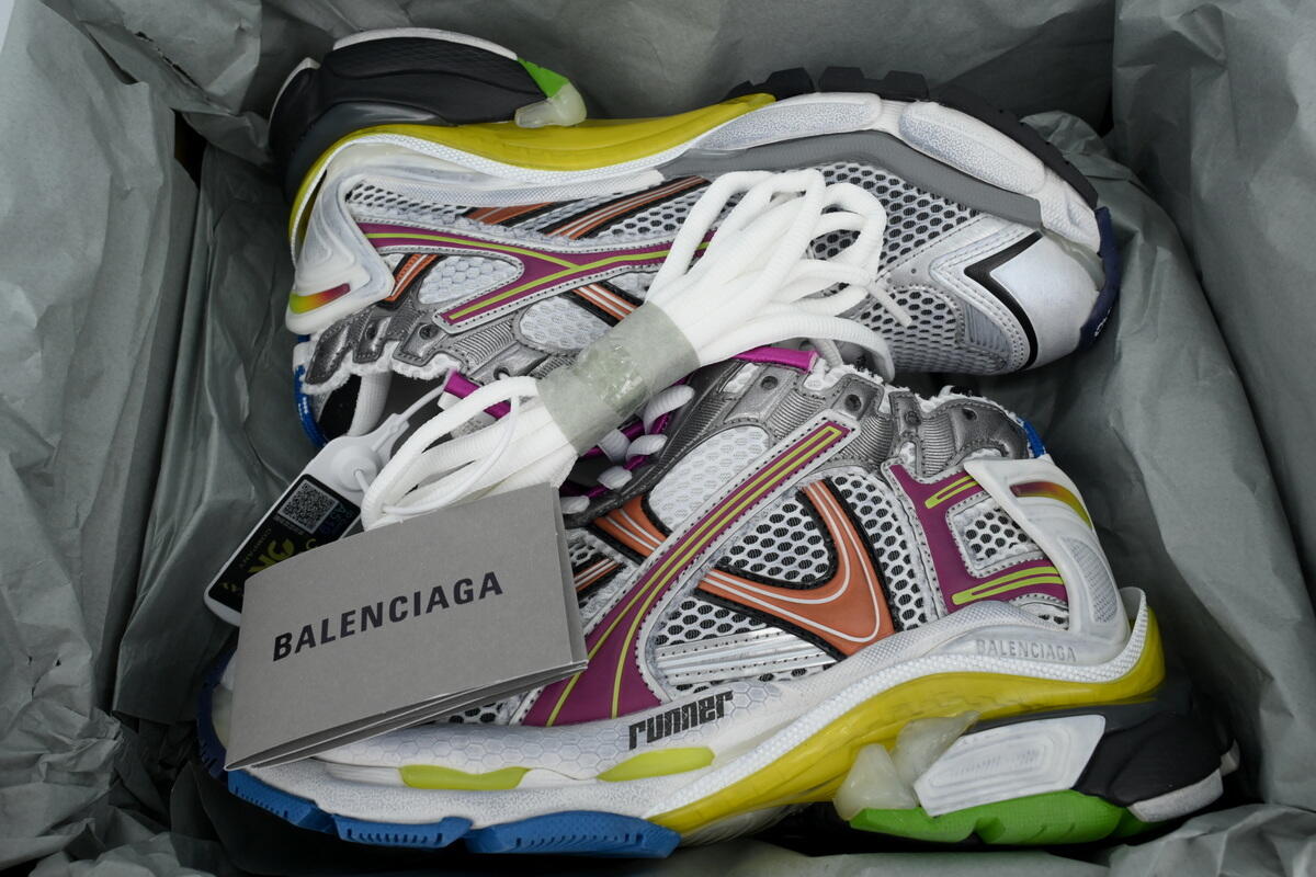 Balenciaga Runner Sneaker Color Orange Powder 772767 W3RBW 9168