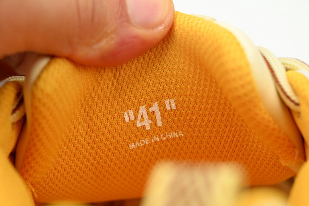 OFF-WHITE Out Of Blue Milk Yellow OIIA295F24 FAB00 10003