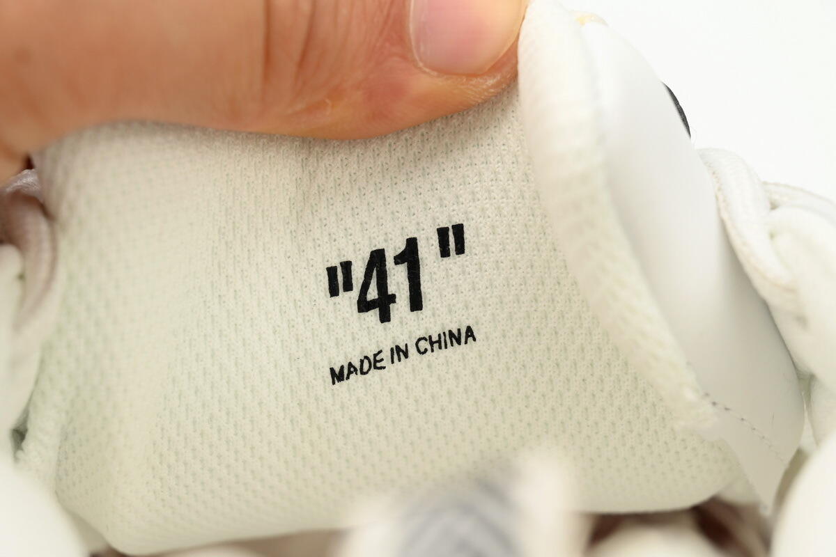 OFF-WHITE Out Of Blue White OIIA295F24 FAB00 10005