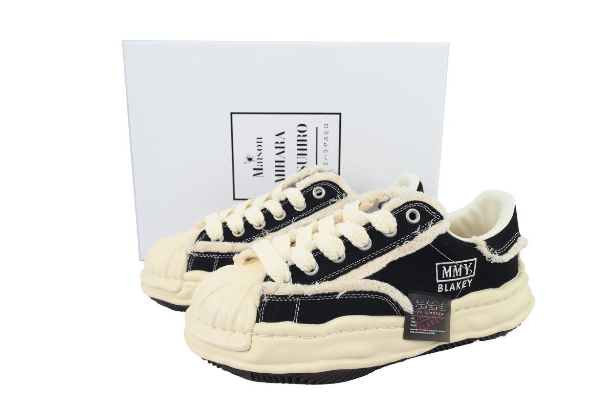 Maison Mihara Yasuhiro MMY Black Tail C13FW713