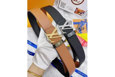 Louis Vuitton LV 38mm Belt 110514 01