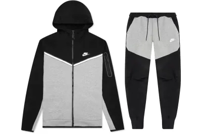 Nike Sportswear Tech Fleece Full Zip Hoodie & Joggers Set Black/Dark Grey Heather/White 01