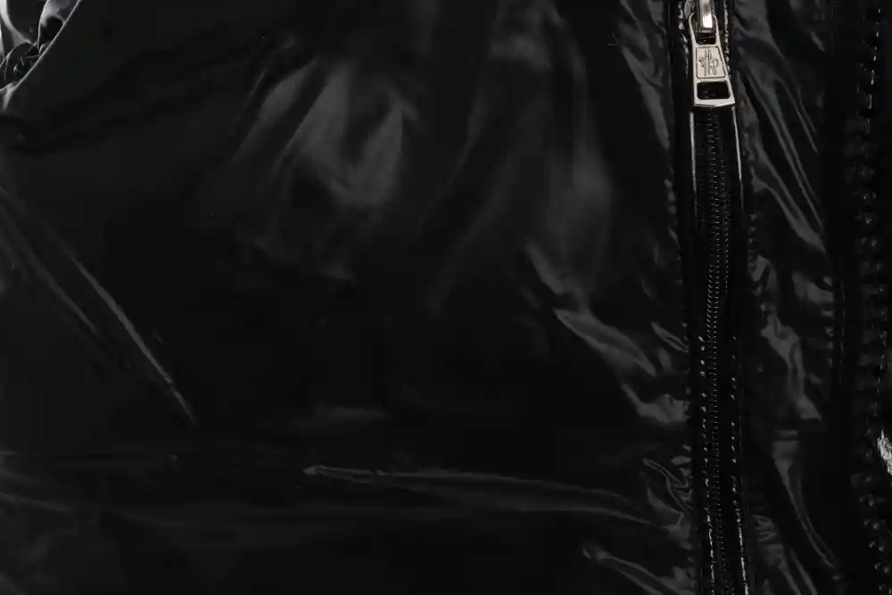 Moncler Maya 70 Short Down Jacket Black