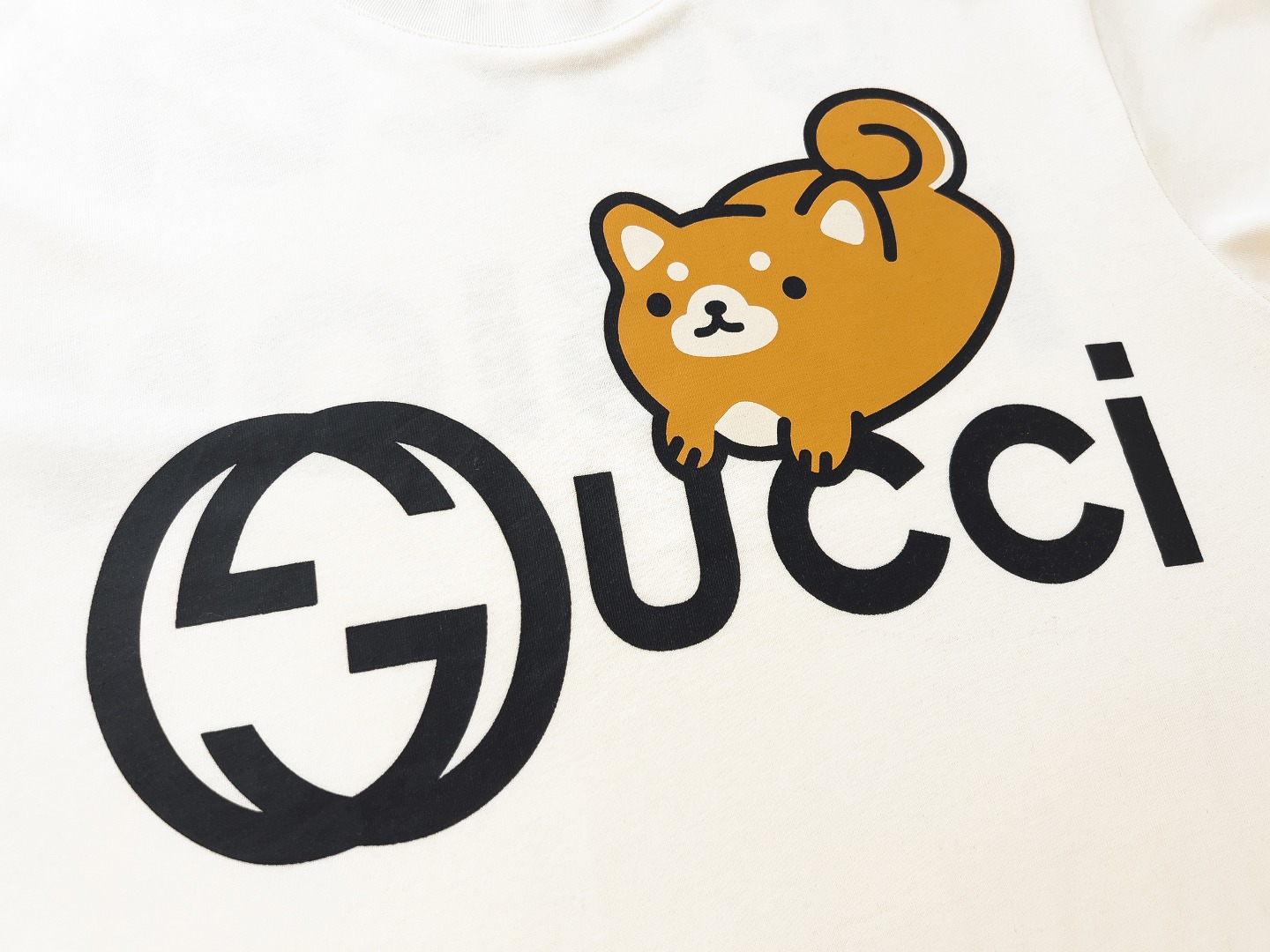 Gucci Logo T-Shirt 02
