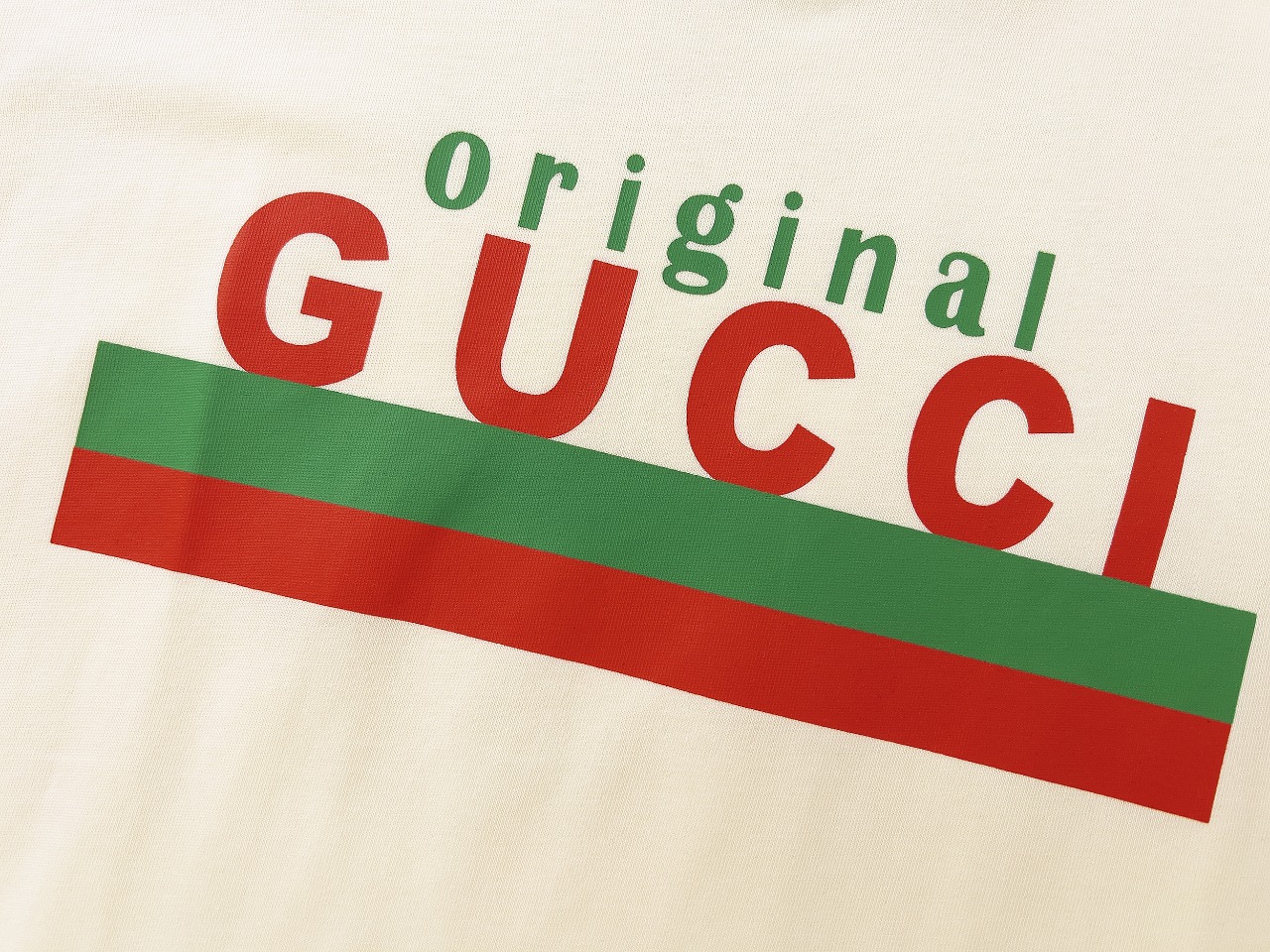 Gucci Logo T-Shirt 03