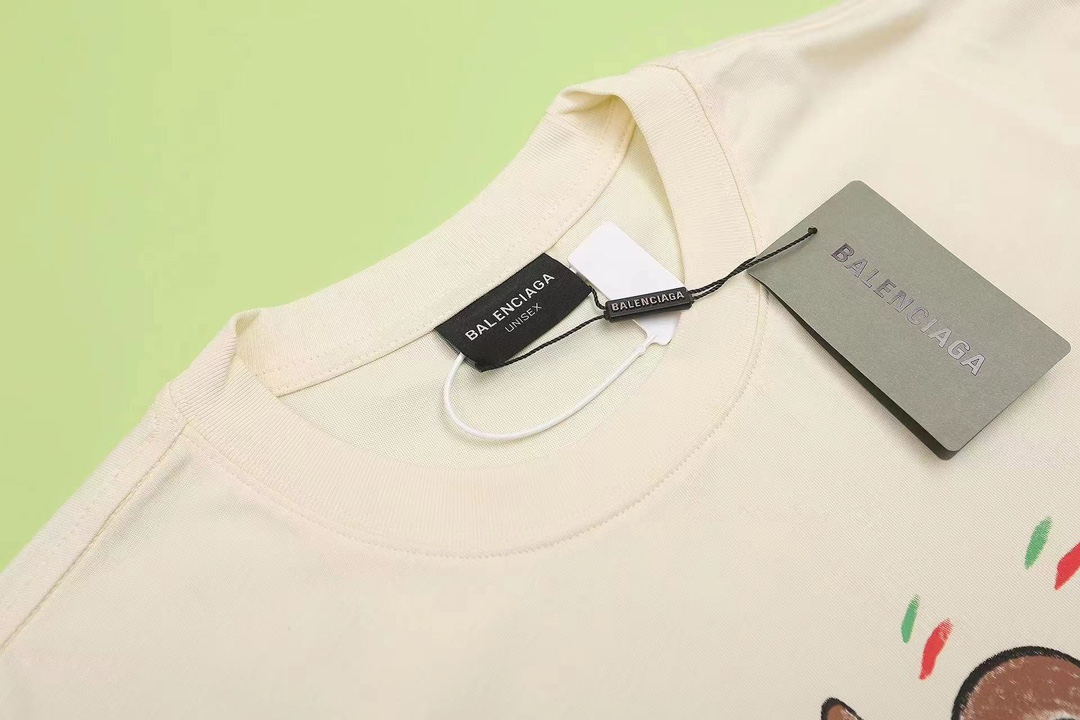 Gucci Logo T-Shirt 05