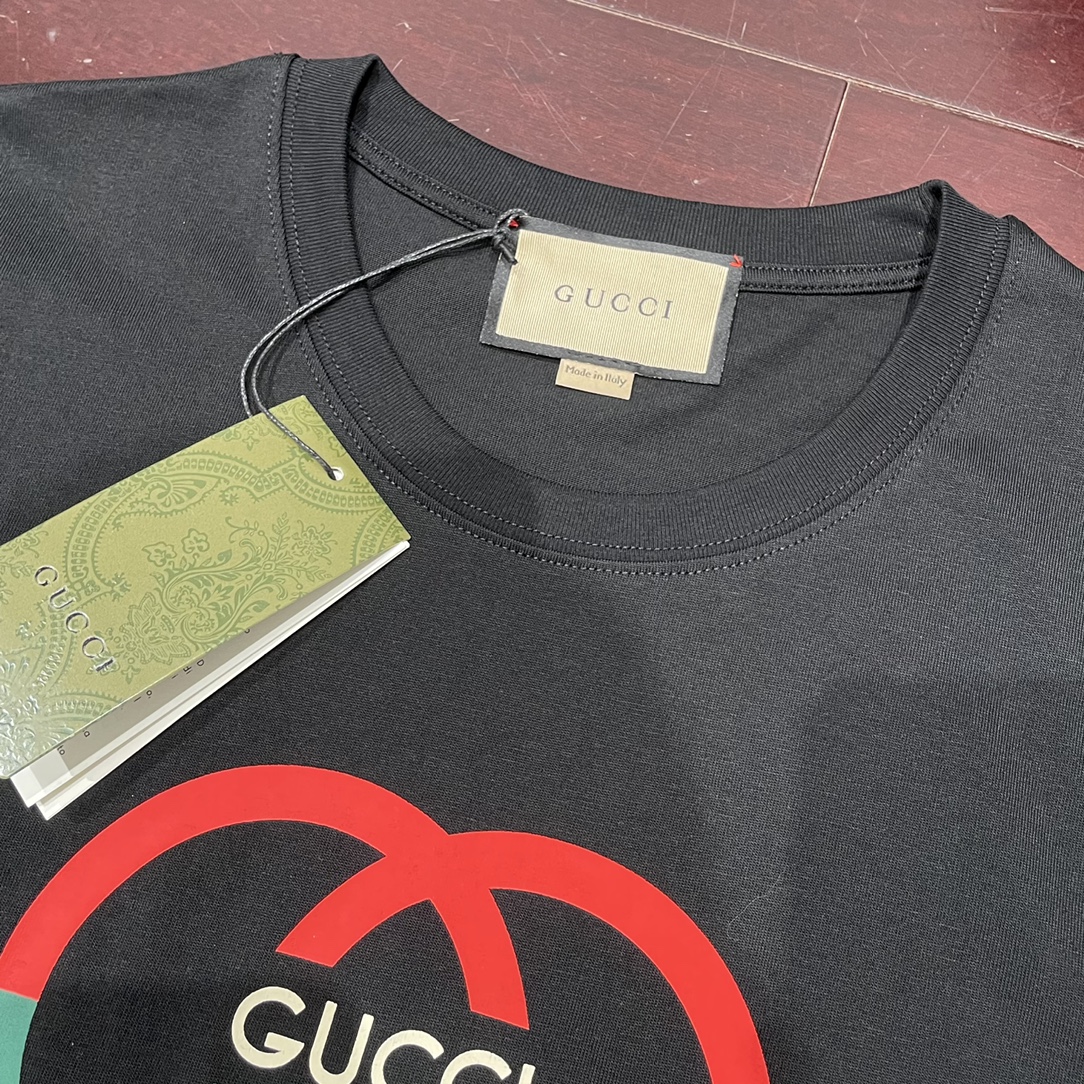 Gucci Logo T-Shirt 06