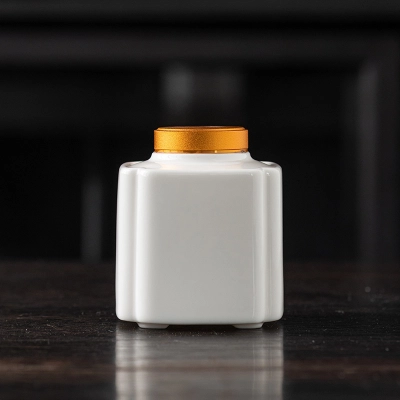 Mutton Fat Jade Tea Sealed Can 01