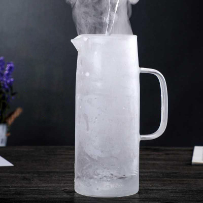 Square Handle Straight Borosilicate Glass Cold Water Pitcher 02
