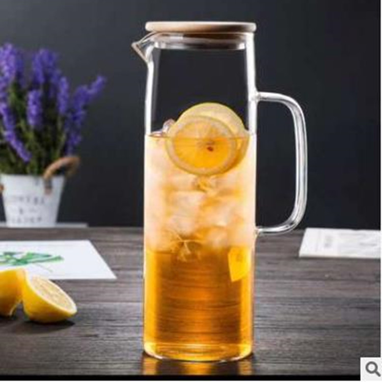 Square Handle Straight Borosilicate Glass Cold Water Pitcher