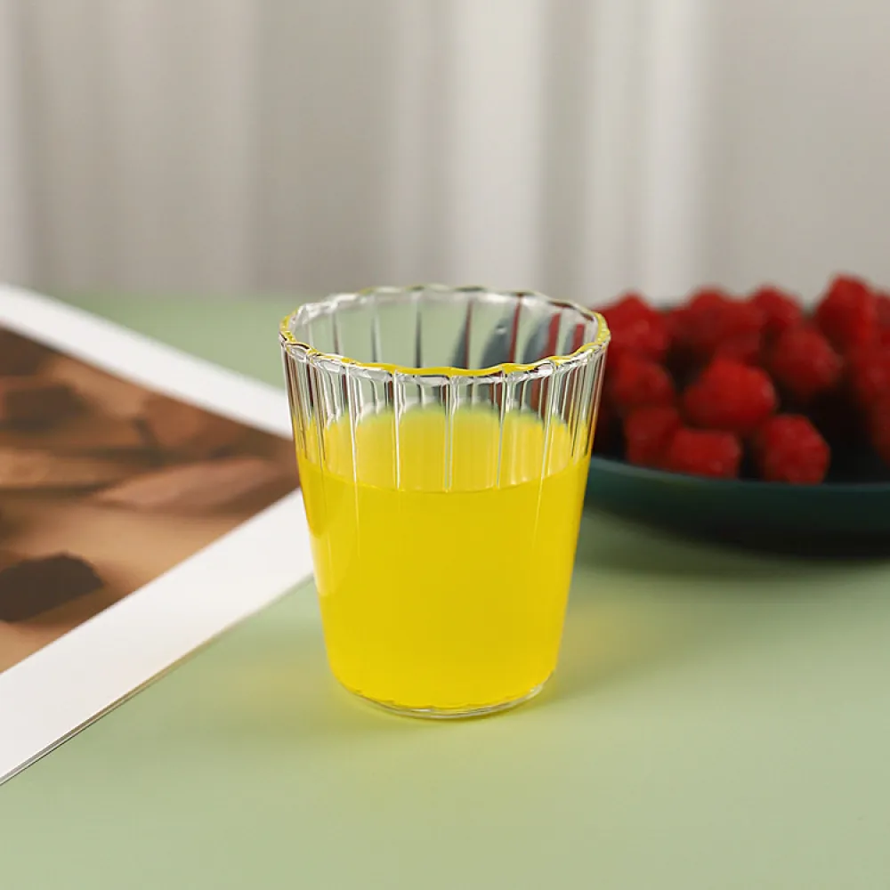 High Borosilicate Glass Vertical Pattern Single Layer Cup