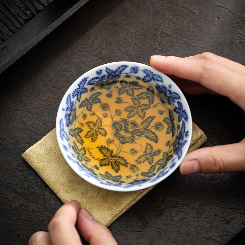 Blue And White Landscape Tea Cup Ceramic Kung Fu Tea Cup 16
