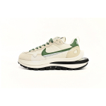 PKstockx Sacai x Nike VaporWaffle Sesame and Beige Green  DD1875-102