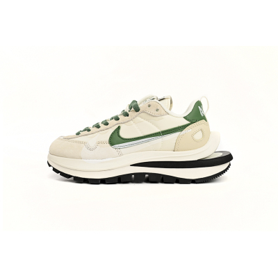 PKstockx Sacai x Nike VaporWaffle Sesame and Beige Green  DD1875-102 01