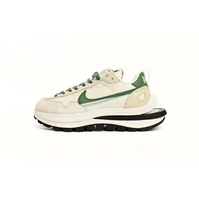 PKstockx Sacai x Nike VaporWaffle Sesame and Beige Green  DD1875-102 01
