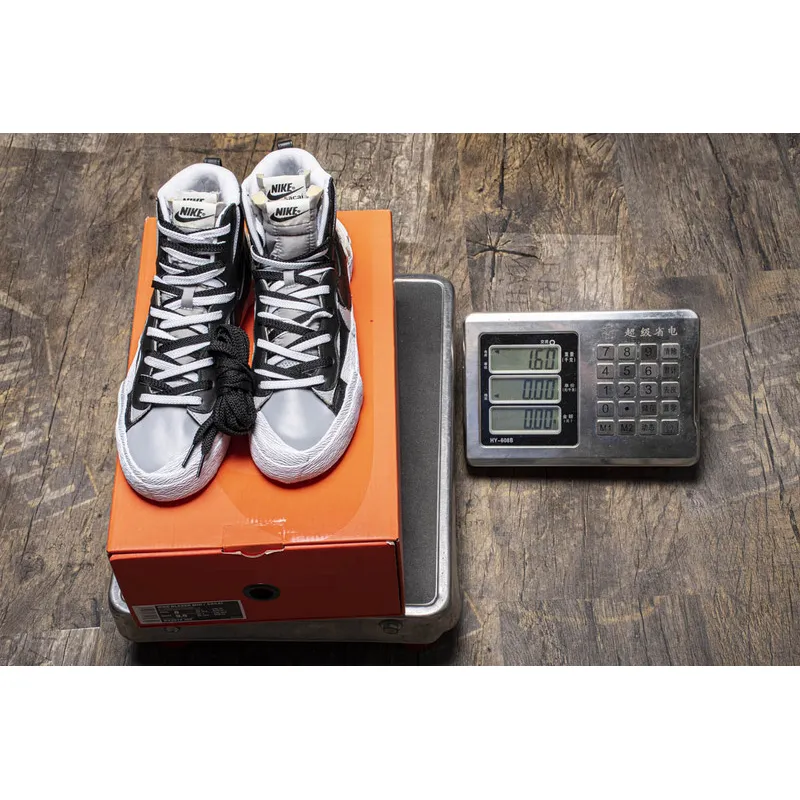 Pkstockx BV0072-002 Sacai x Nike Blazer Mid Black Grey