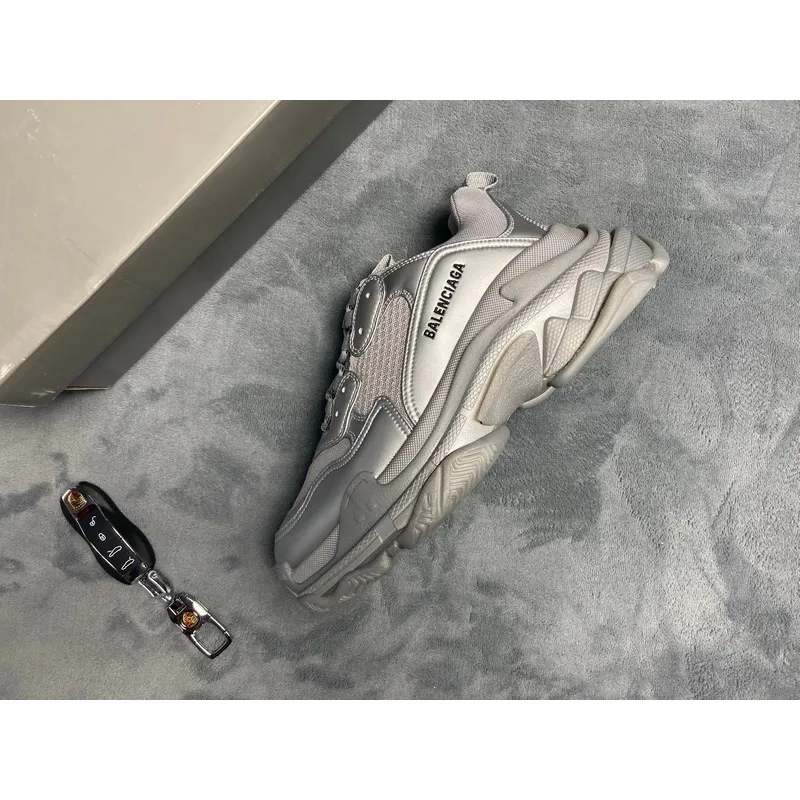pkstockx 536737 w2fs2 8100 Ba*len*cia*ga triple s light gray silver