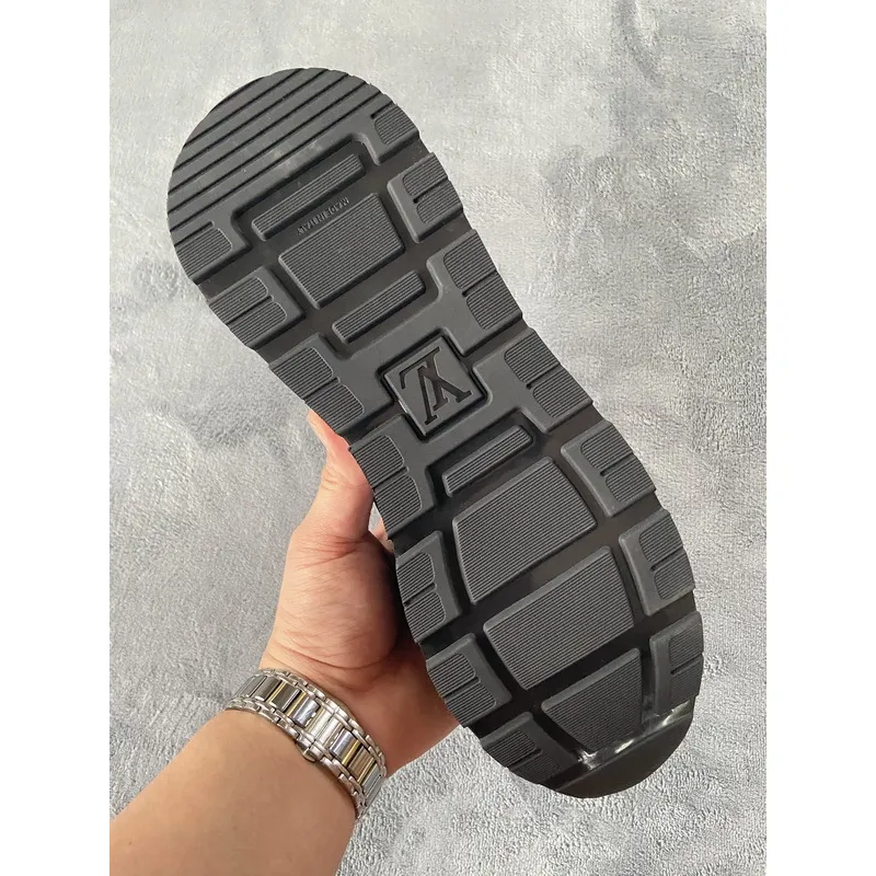 Pkstockx LOUIS VUITTON Run Away Black