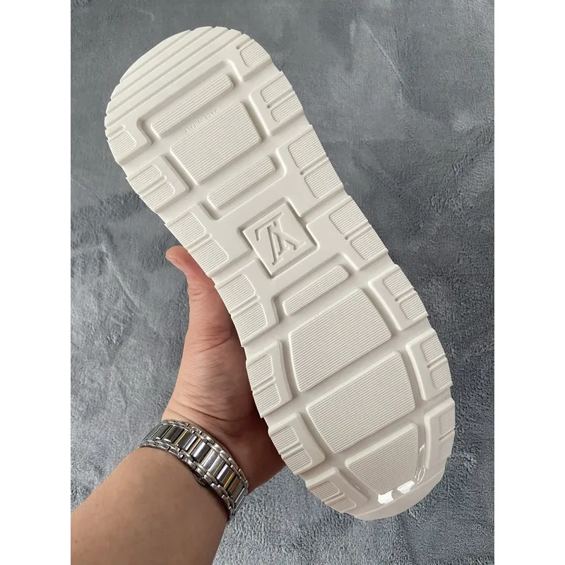 Pkstockx LOUIS VUITTON Run Away EBENE