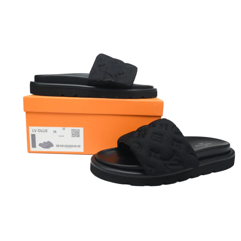 PK God Batch LOUIS VUITTON Pool Pillow Comfort Black relief