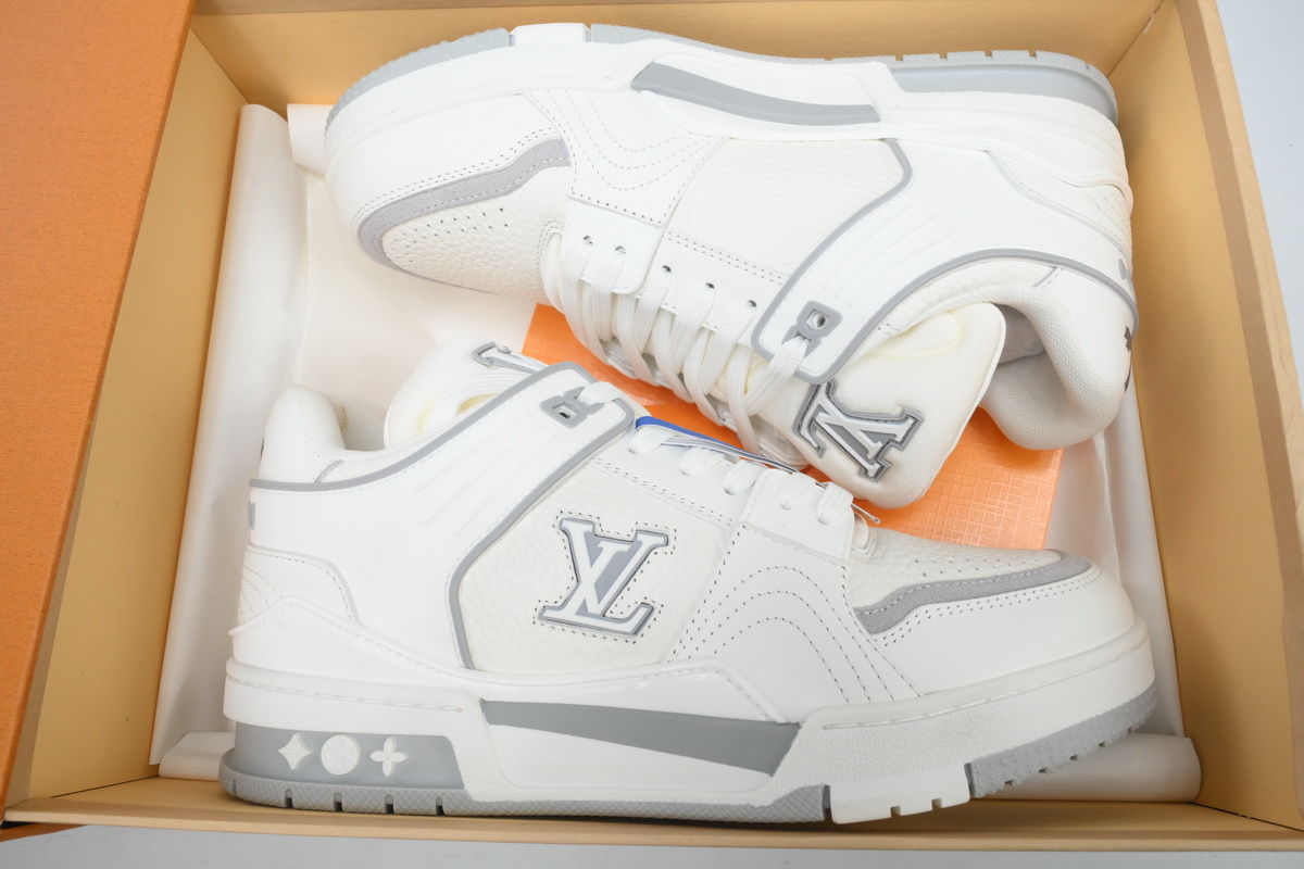 PK God Batch LOUIS VUITTON Trainer White cement