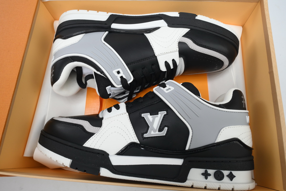 PK God Batch LOUIS VUITTON Trainer Black and gray