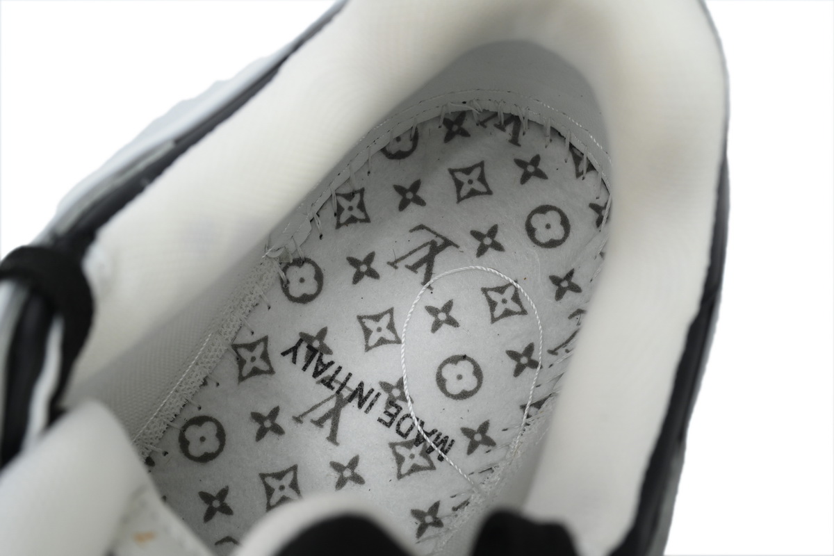 PK God Batch LOUIS VUITTON Trainer Black and gray
