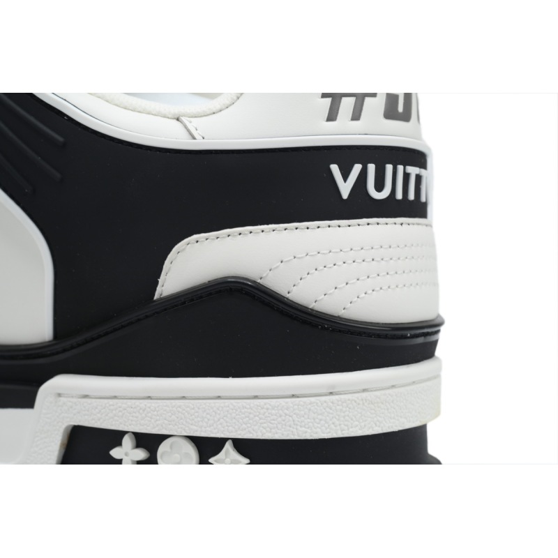 PK God Batch LOUIS VUITTON Trainer Black and White