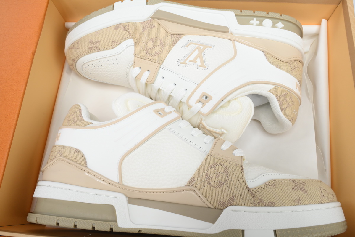 PK God Batch LOUIS VUITTON Trainer White Khaki