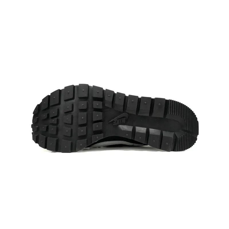 pkstockx sacai x nike vaporwaffle sesame and black and white dd1875-011