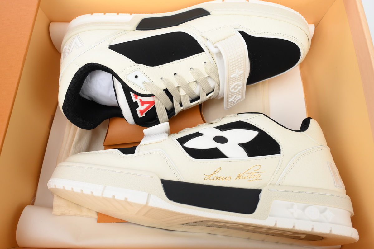 PK God Batch LOUIS VUITTON Trainer Monogram Flower Black