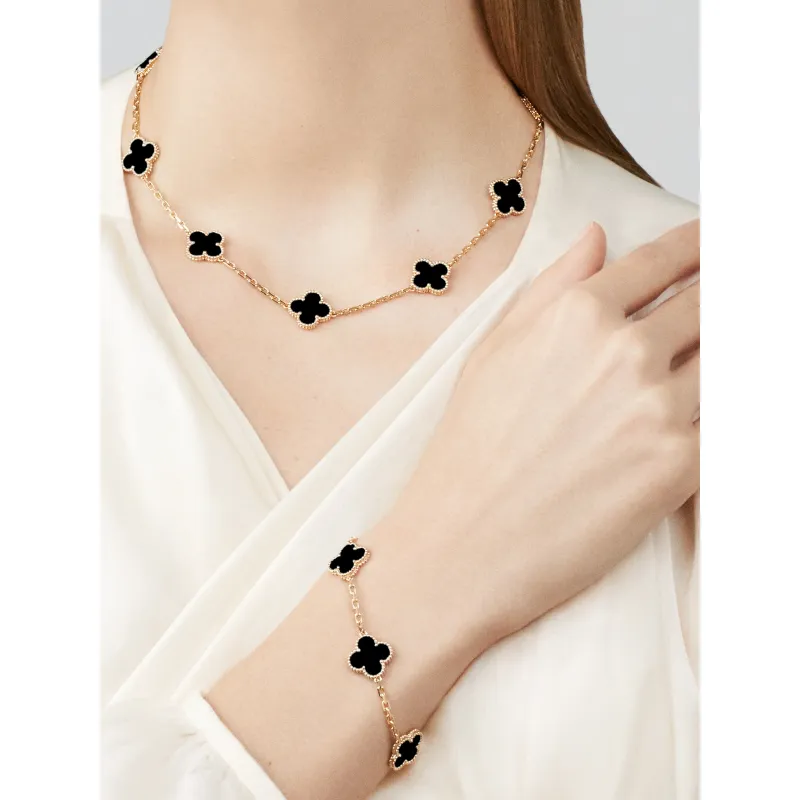 vintage alhambra bracelet, 5 motifs yellow gold onyx