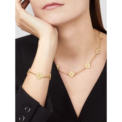 Vintage Alhambra bracelet, 5 motifs yellow gold pk2 02