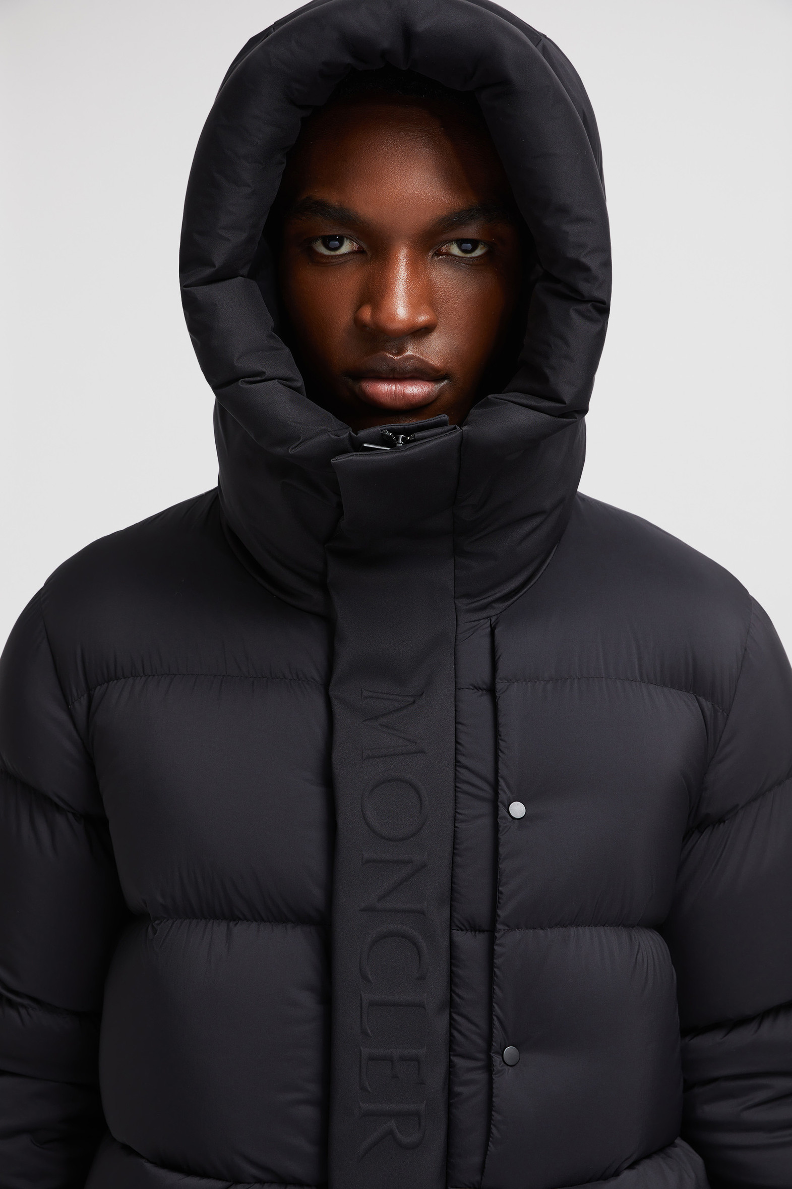 MONCLER Madeira Short Down Jacket Black (NFC)