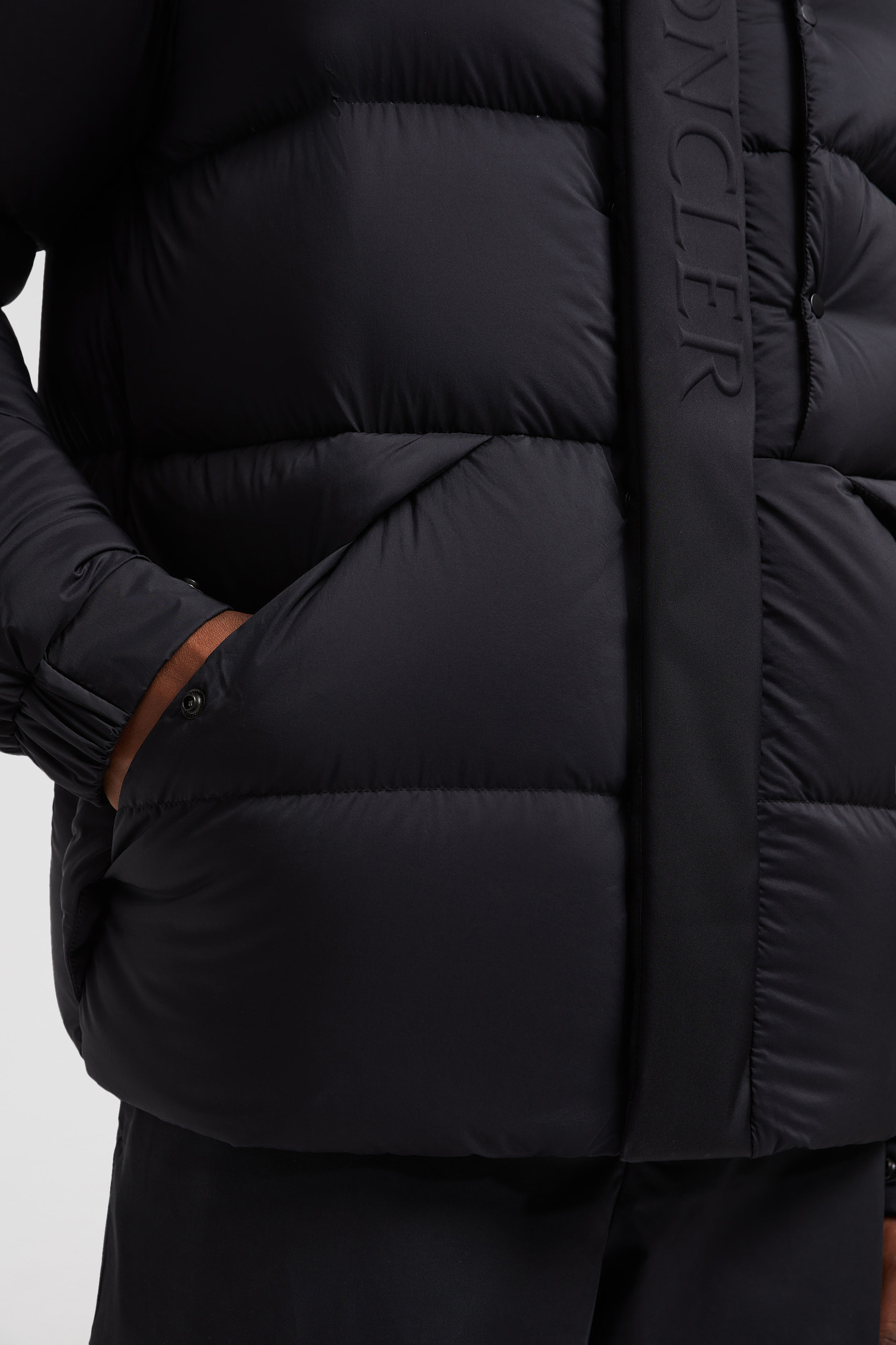 MONCLER Madeira Short Down Jacket Black (NFC)