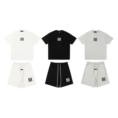  Home All items Fear of God Essentials Shorts & T-shirts Set CX103LC2938933 01