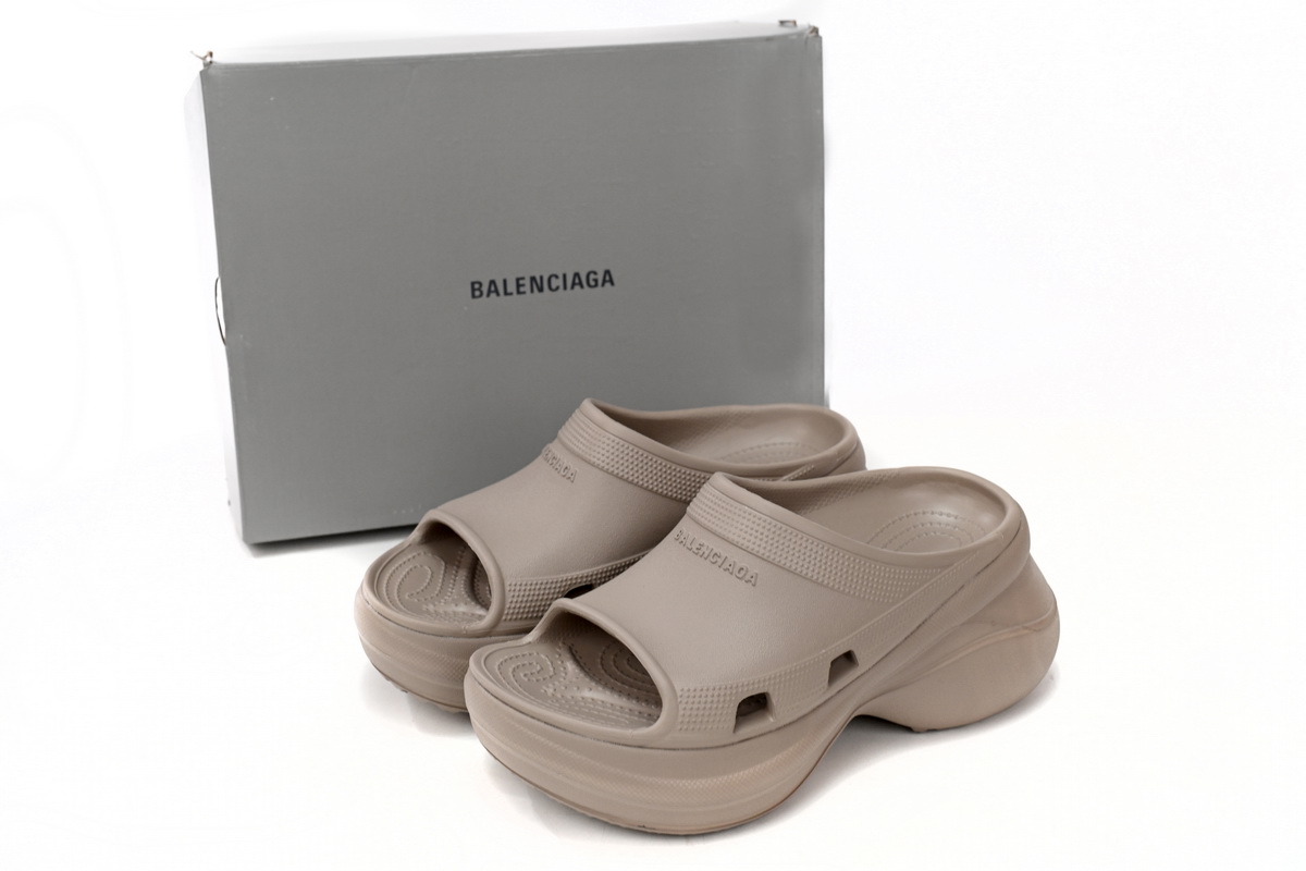 PK God Batch BALENCIAGA Pool Crocs Beige 677386 W1S8E 2500