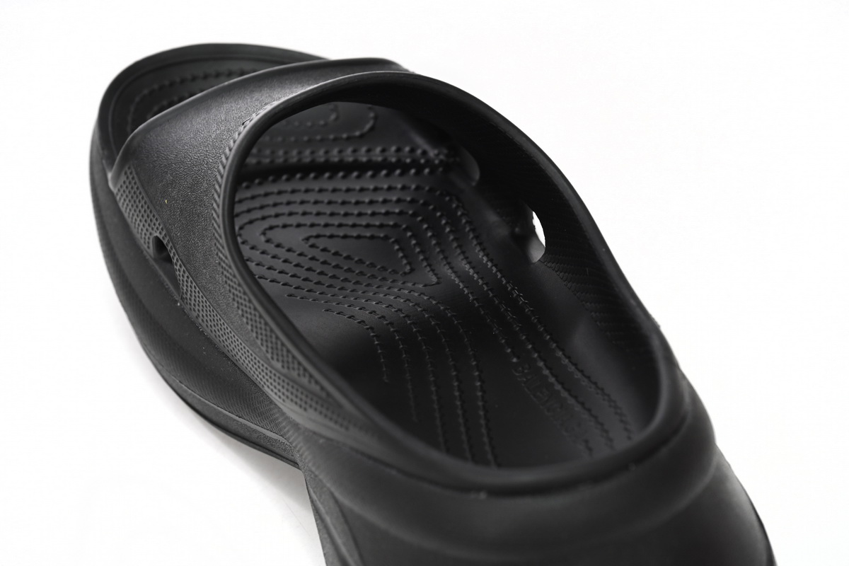 PK God Batch BALENCIAGA Pool Crocs Black 677389 W158E 1000