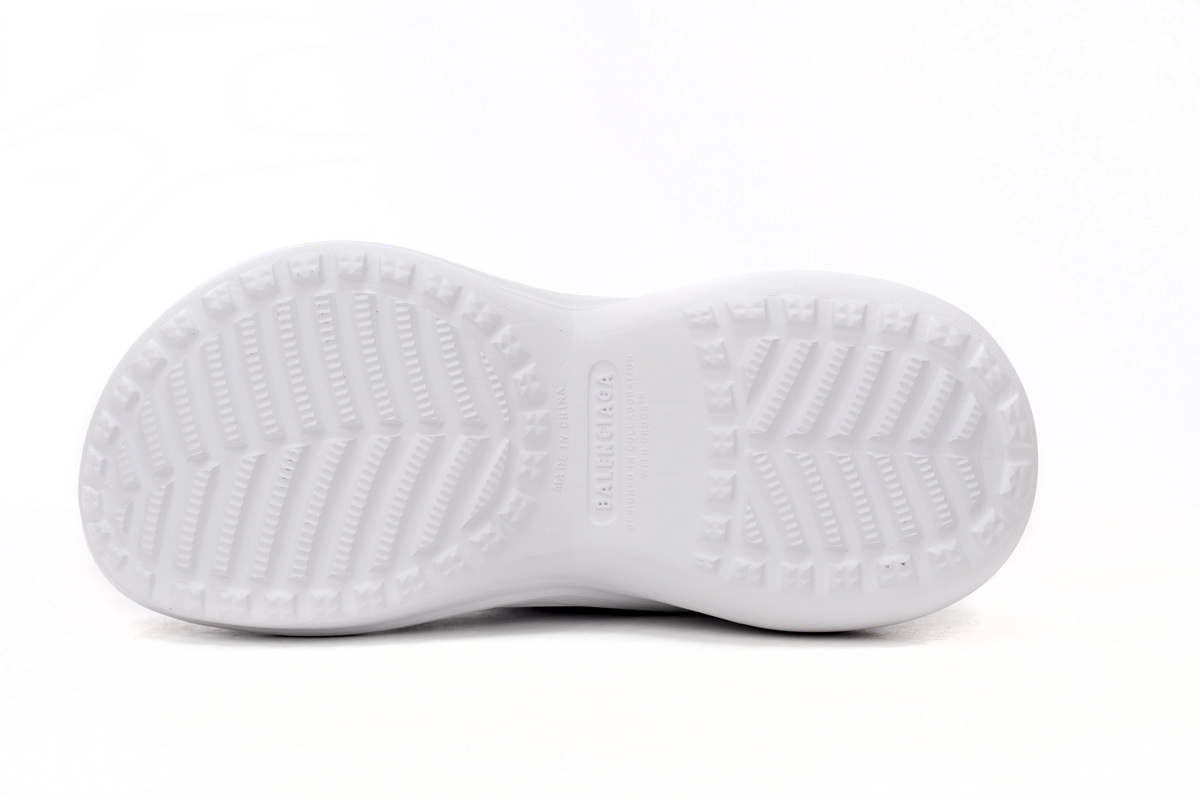 PK God Batch BALENCIAGA Pool Crocs White 677389 W1S8E 9000