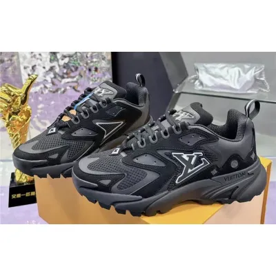 LOUIS VUITTON Black one 02