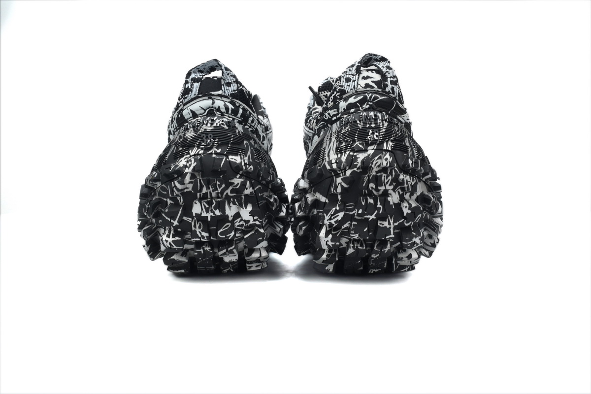 PK God Batch Balenciaga Defender Graffiti 685611 W2RG1 9015
