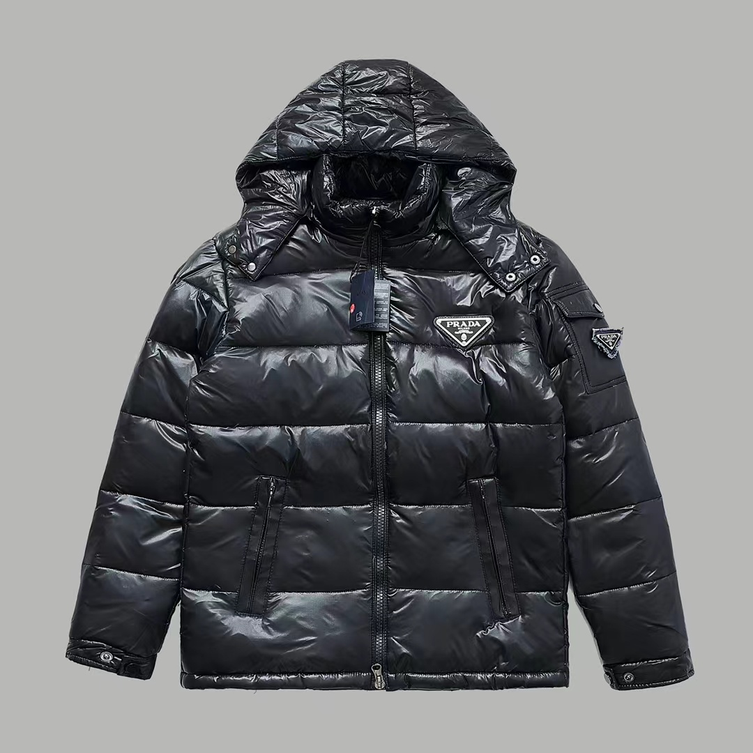 Prada puffer jacket. Medium Black