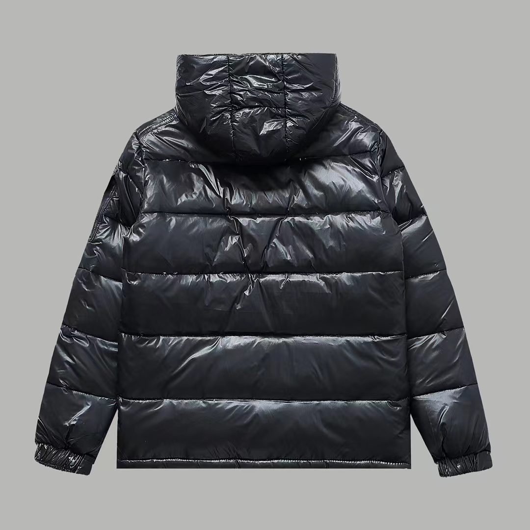 Prada puffer jacket. Medium Black